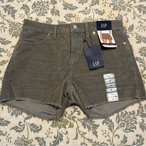 GAP Olive Green Corduroy Jean Shorts - Picture 1 of 3